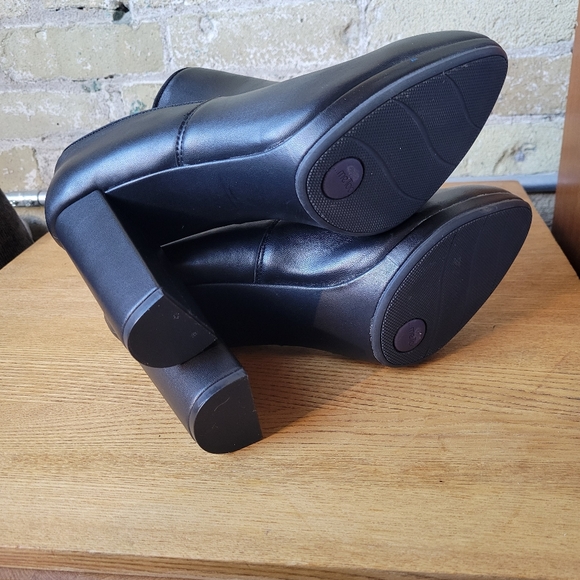 Me Too Black Leather Almond Toe Chunky Heels Womens Size 9.5M - Picture 13 of 13